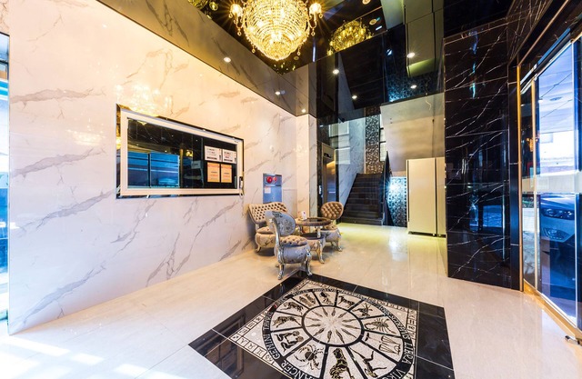 LA View Hotel