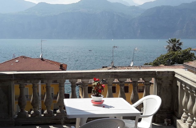 "LA VILLETTA" A BEAUTIFUL HOUSE WITH A WONDERFUL VIEW OF THE LAKE (CIN IT023045C227ZL8UXN)