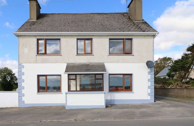 LABASHEEDA, pet friendly, with open fire in Labasheeda, County Clare