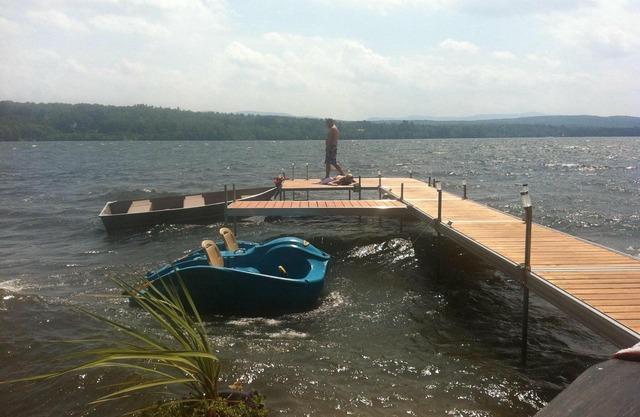 Lac Brome Lakefront cottage