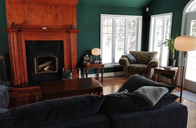 Lac Waterloo Maison Spa, 15min to Bromont