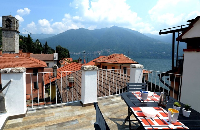 LaCasetta Como Lakeview Terrace renovated apt.