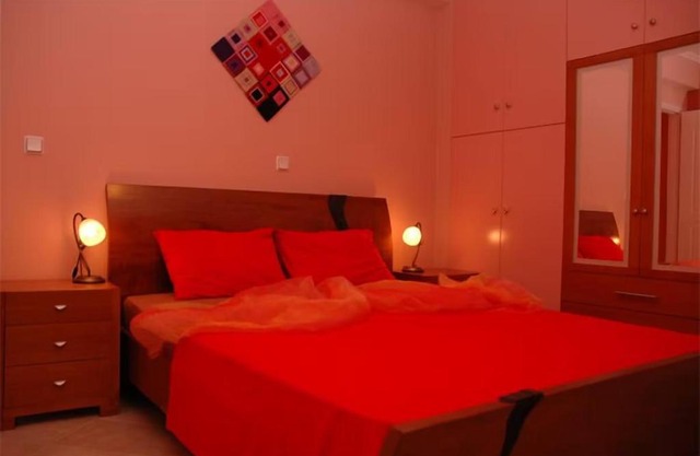 Laconia Collection 'Applause Red' Apartment