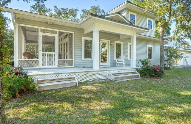 Ladderville Guest House on "old" St. Teresa Beach