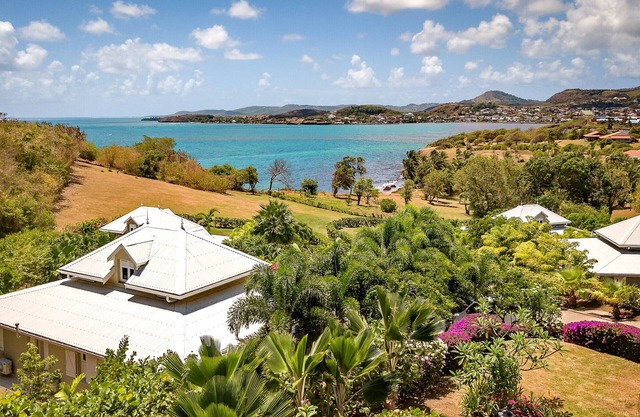 Lady Palm - Amazing villa in 1st line of sea front