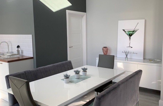 Ladyburn House - 4 Bedroom house with Sea Views