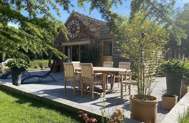 LADYCROFT BARN, family friendly, with a garden in Ashbourne