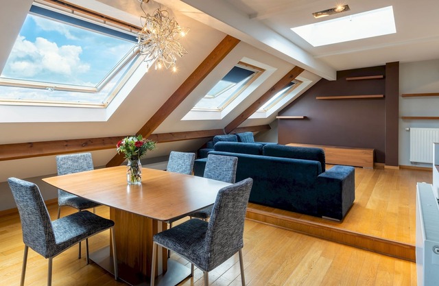 Laeken Duplex Residence - Brussels Tour & Taxi
