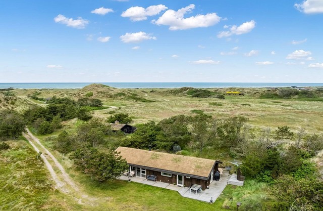 "Lagho" - 500m from the sea by Interhome