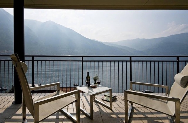 Laglio Penthouse Apartment with lake view and Pool by Italian Apartments.