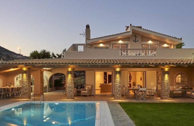 Lagonisi Villa