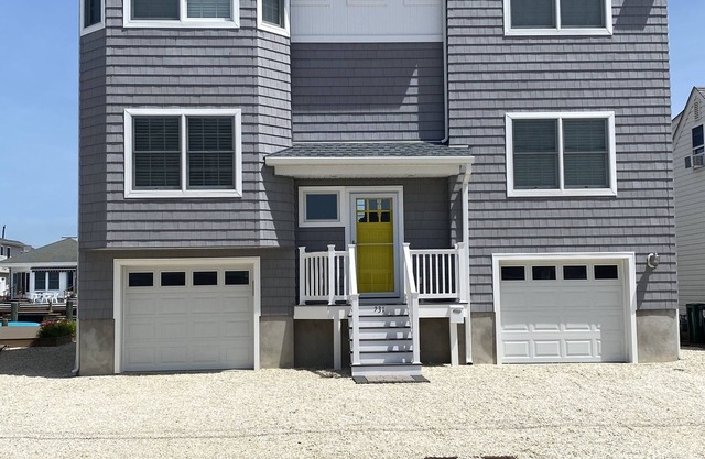 Lagoon front with bay views