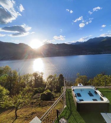LAGUNA BLU - Villa da sogno con idromassaggio panoramico sul Lago di Como