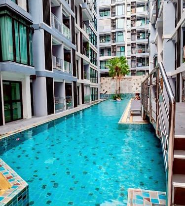 Laid back tropical garden Pattaya