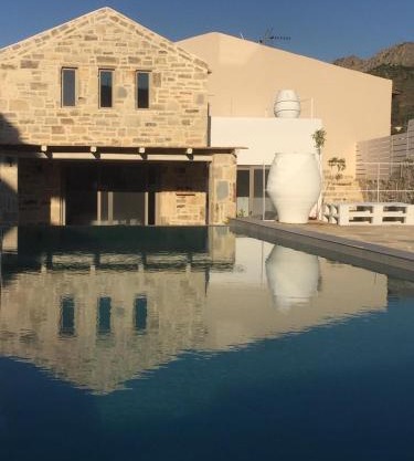 LAINI LUXURY SUITES