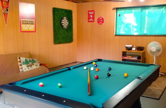 Lake Almanor Rental. Vacation or Extended Stay. 5 Beds, Gamesroom, Fall Specials