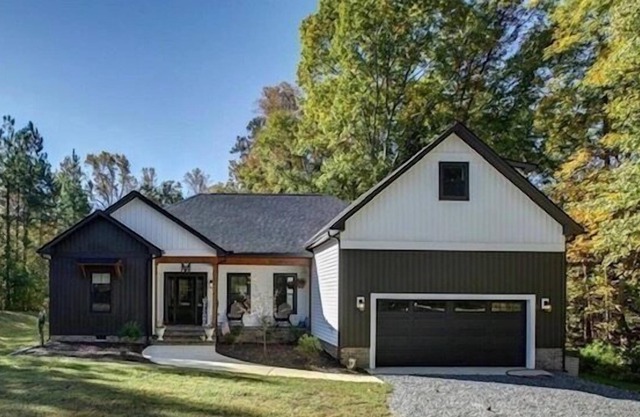 Lake Anna Cabana- Water Access, Premier Neighborhood, Lots of Amenities