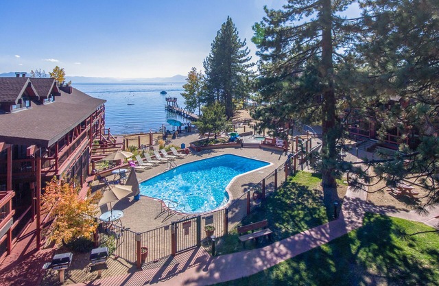 Lake/Beach Front Resort- Pool, Hot Tub, BBQ #28