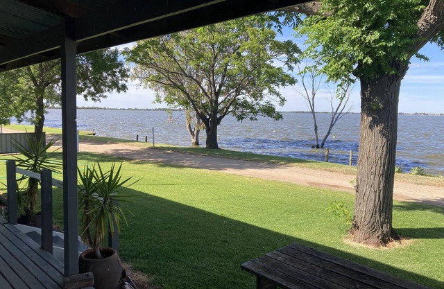 Lake Boga Holiday House