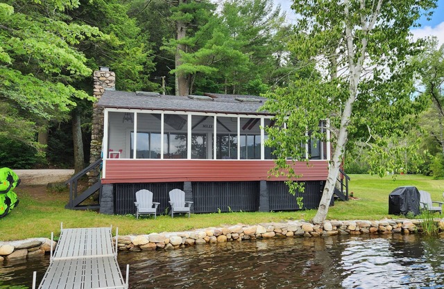 Lake Buel Waterfront - 4 Bedrooms with private dock
