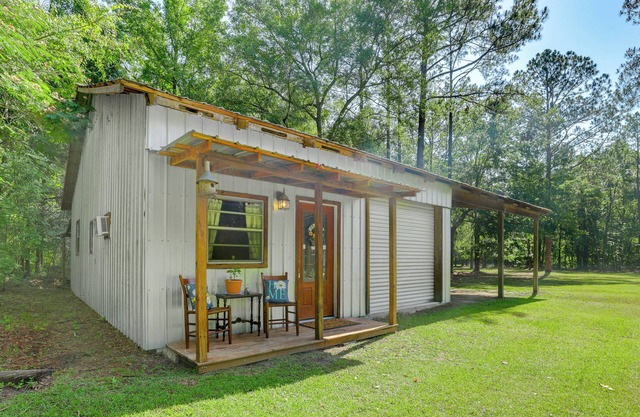 Lake Butler Cabin on 5 Acres w/Fire Pit!