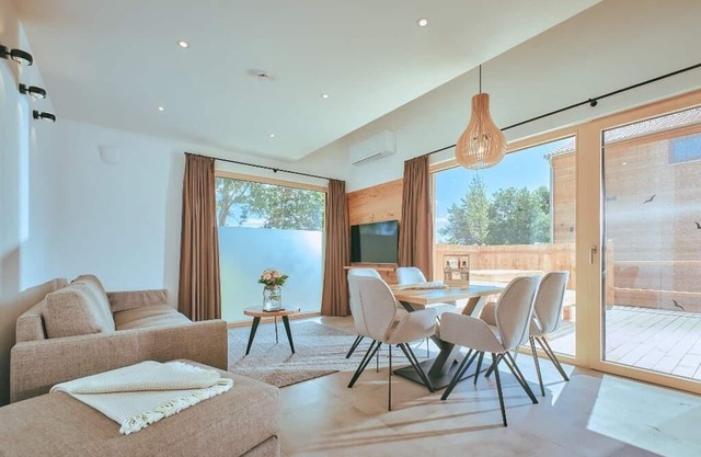 Lake chalet (62sqm) with lake view and sauna