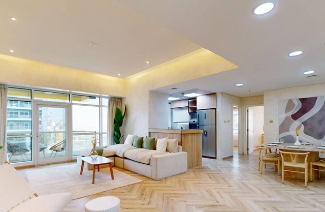 Lake City Tower - Upgraded Two Bedroom in JLT