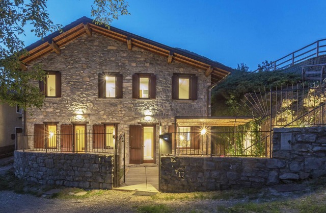 Lake Como - Villa with whirlpool between luxury and nature.