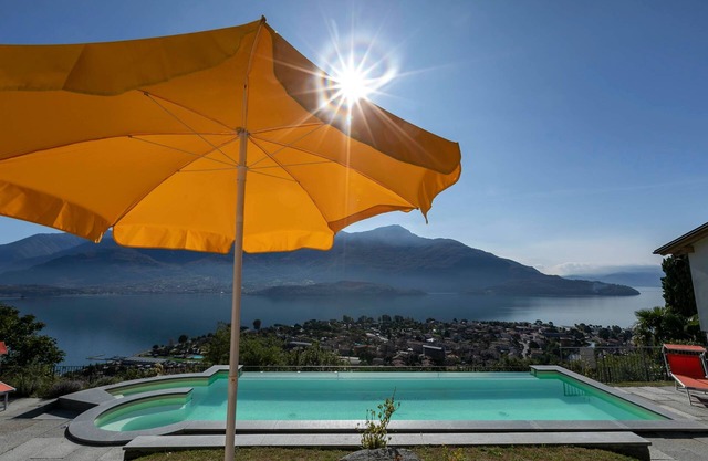 Lake Como - La Collinetta - Girasole