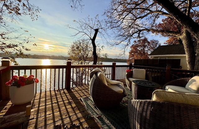 Lake, Dock, Fish, Hot tub, Sunroom, 4 Level Lake Views