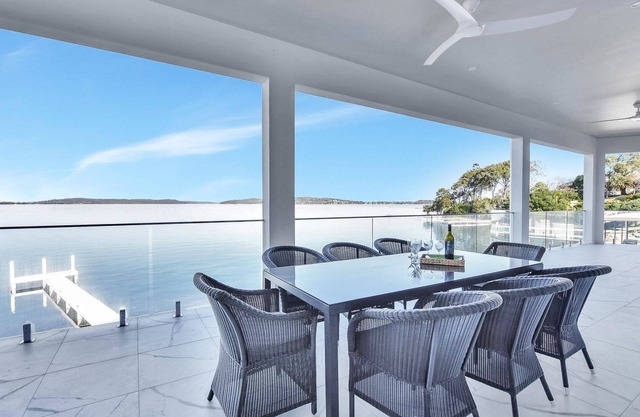 Lake Dream Luxury Absolute Lakefront Escape