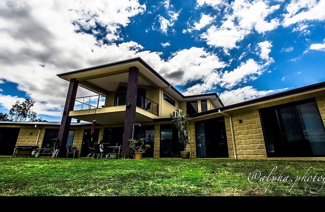 Lake Eildon Heights is situated on 30 acres adjoining 600 acres of