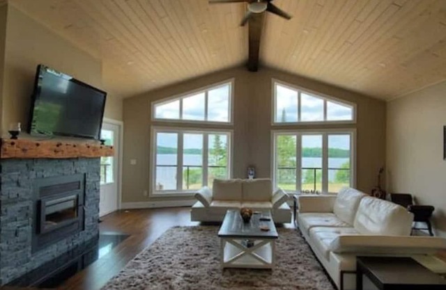 Lake Escape - Luxury Cottage With private man-made beach and shallow water entry