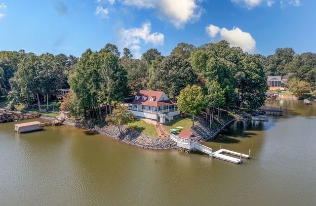 Lake Escape's Paradise Point