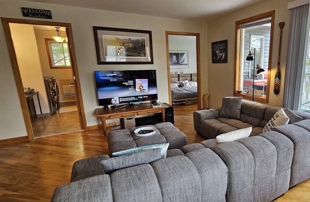 Lake Front Chalet - Lac Bowker