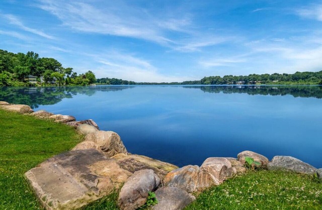 Lake Front|Hot Tub|Kayaks|Fire Pit|Sleeps 10