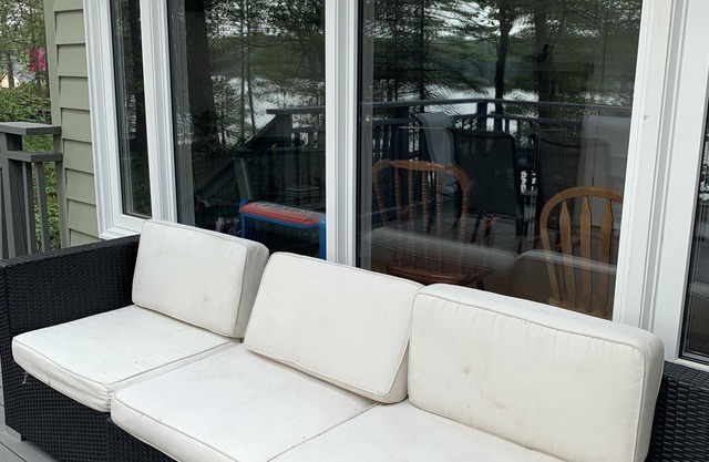 Lake Front Muskoka Family 6 Bedrooms Cottage, One Hour and a Half from Toronto