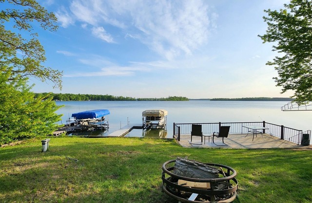 Lake Front, Pontoon, Bunk House