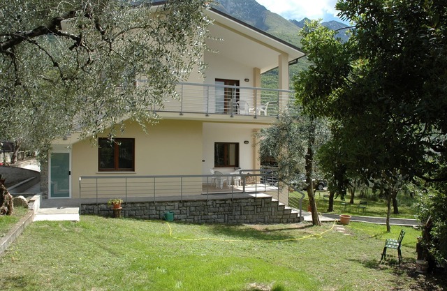 Lake Garda Malcesine La Corte Di Magu Holiday Apartment Bianco 6 + 2
