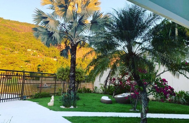 Lake house, located on an island in Barra da Tijuca on the jameiro river