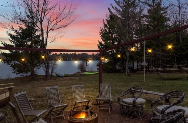 Lake House - Outdoor - Hot Tub