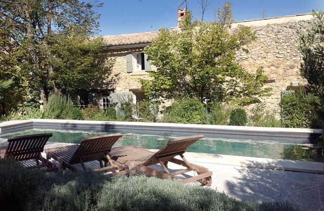Lake house with private pool, in Drôme Provençale