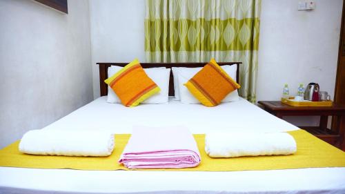 Lake Island Home Stay