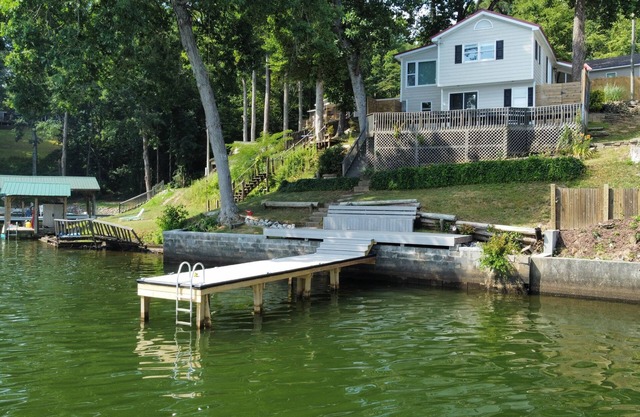 Lake Jackson Waterfront Home w/breathtaking views & dock