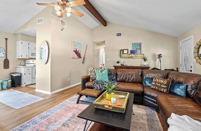 Lake LBJ Pet Friendly Home with Hot tub, Firepit, SUP