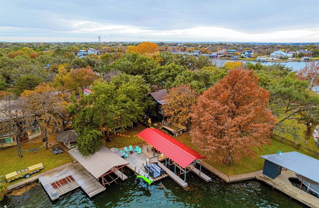 Lake LBJ Waterfront Family-Friendly Retreat!