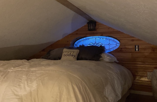 Lake loft Cottage