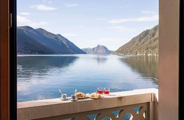 Lake Lugano apartment with balcony