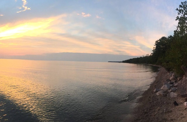 Lake Michigan Sunsets | 3 Bedroom | 15 Minutes to Torch Lake