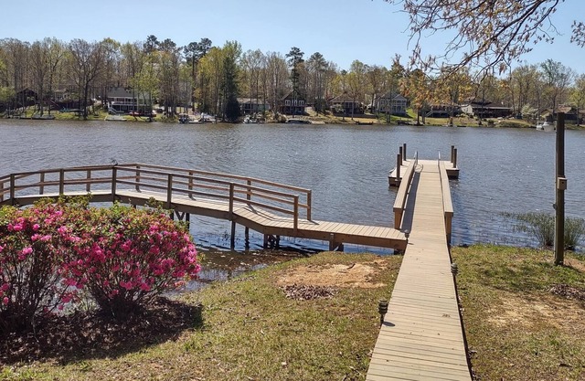 Lake Murray-Large Family Vacation Home!
